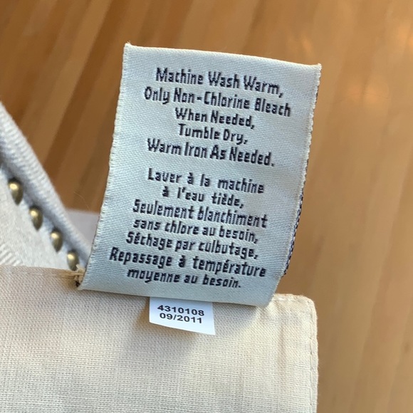 Pottery Barn Table Runner, Excellent Condition, Machine Washable - Picture 7 of 7